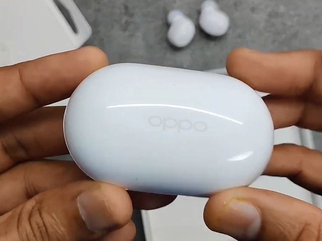 OPPO Enco Buds Обзор: Громкий звук, защита IP54 и хорошая автономия