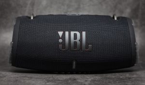 Обзор JBL Xtreme 3 — мощная портативная колонка с ремешком