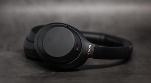 Обзор Sony WH-1000XM4 — Bluetooth-наушники с шумоподавлением