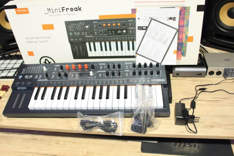 Обзор Arturia MiniFreak - Современный Синтезатор за 650$