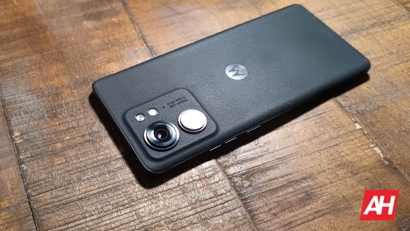 Moto Edge 2023 Review: A premium mid-ranger with an emphasis on premium