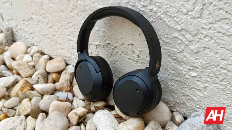 Edifier W820NB Review: Well-balanced sound in a lightweight package